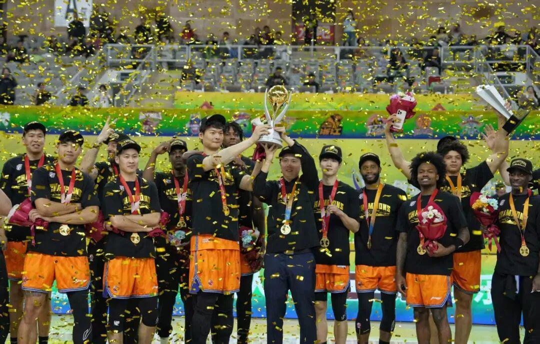 开云体育-卫冕成功后，这支上海男篮还能带来更多惊喜？