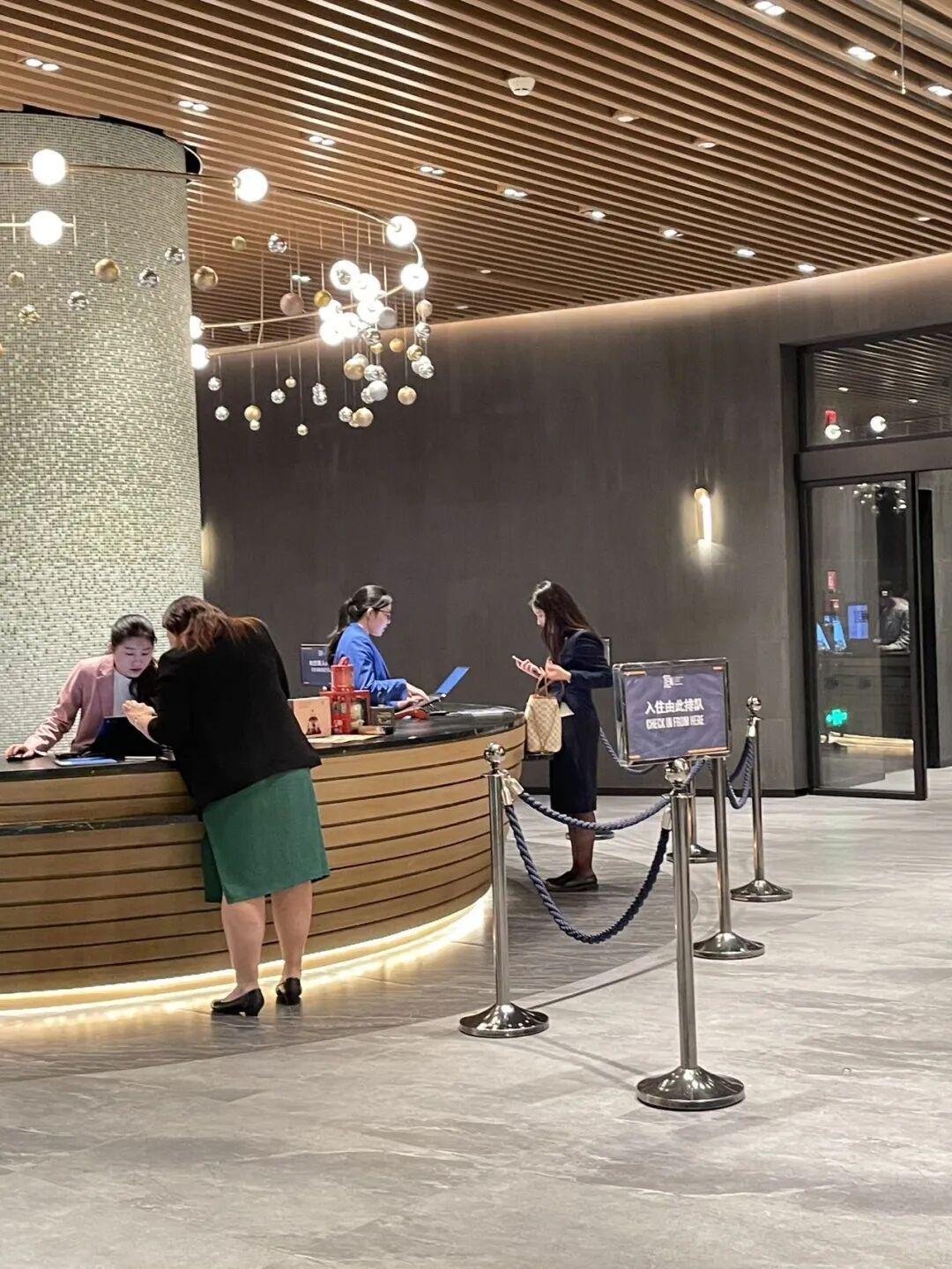 开云体育app-五星级酒店带人不登记可以吗？网友：又是上网涨见识的一天！