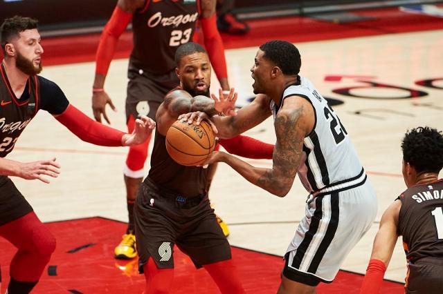 KAIYUN-24小时内连克湖人马刺 西部争六开拓者手握主动权