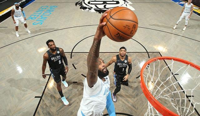 开云体育-詹眉缺席湖人防守依旧无敌 大溃败为篮网敲响警钟